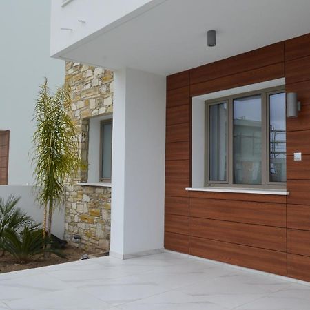 Palm Tree Villas Livadhia Экстерьер фото