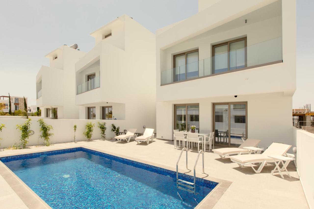 Palm Tree Villas Livadhia Экстерьер фото