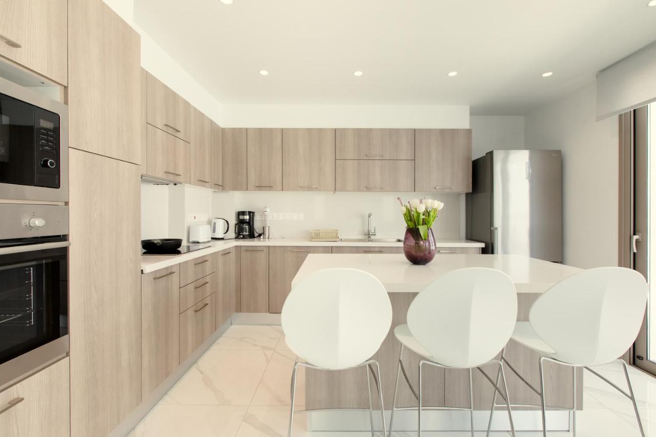 Palm Tree Villas Livadhia Экстерьер фото