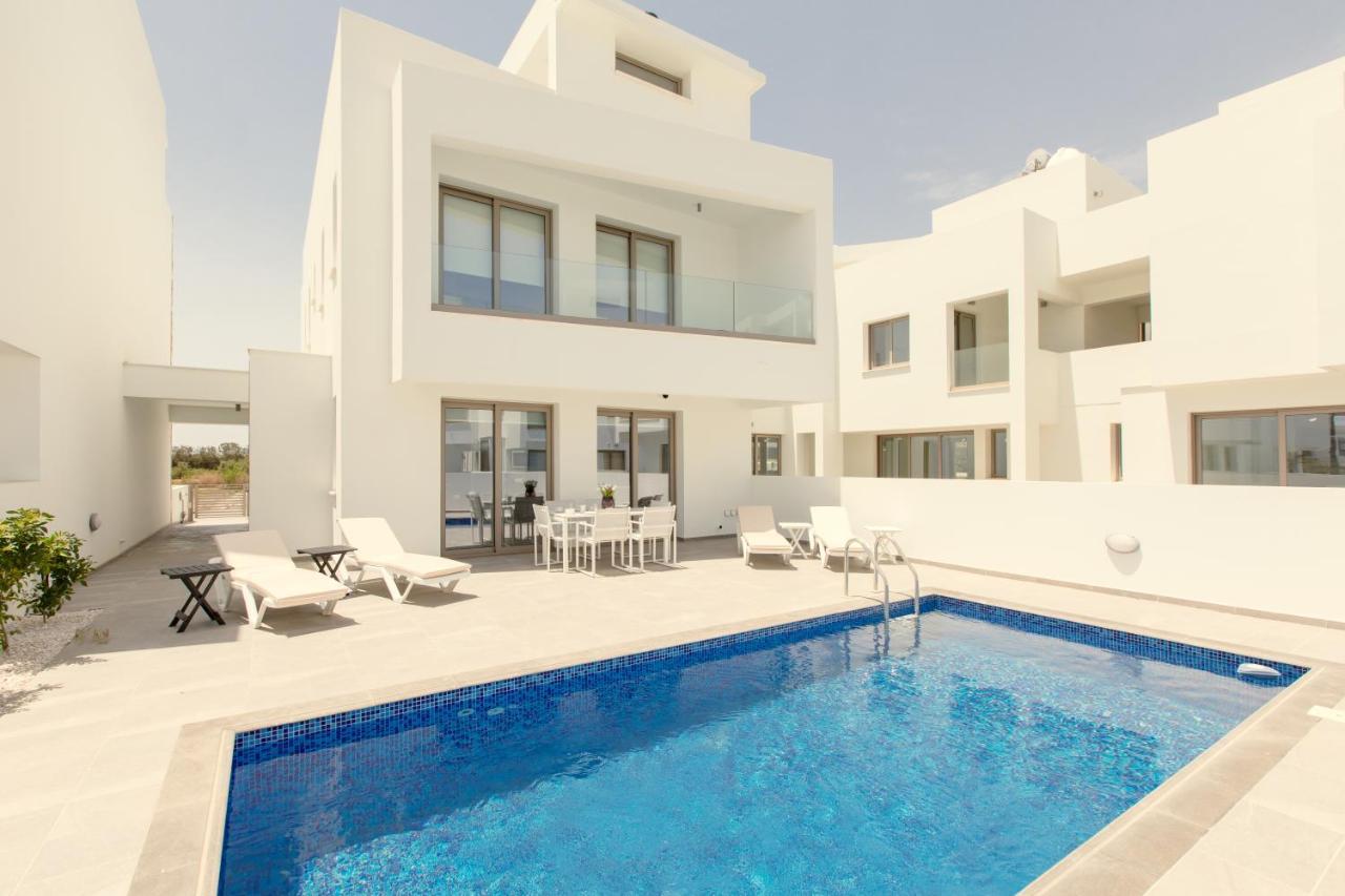 Palm Tree Villas Livadhia Экстерьер фото