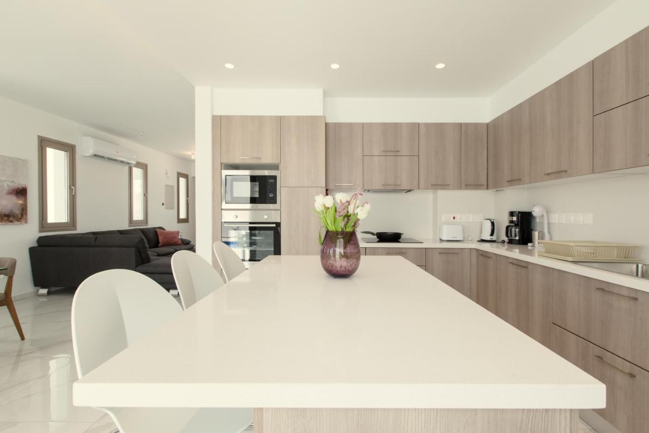 Palm Tree Villas Livadhia Экстерьер фото