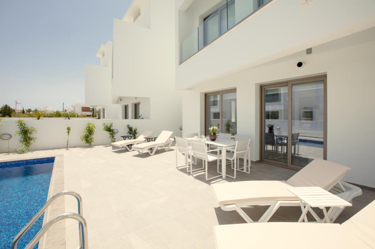 Palm Tree Villas Livadhia Экстерьер фото