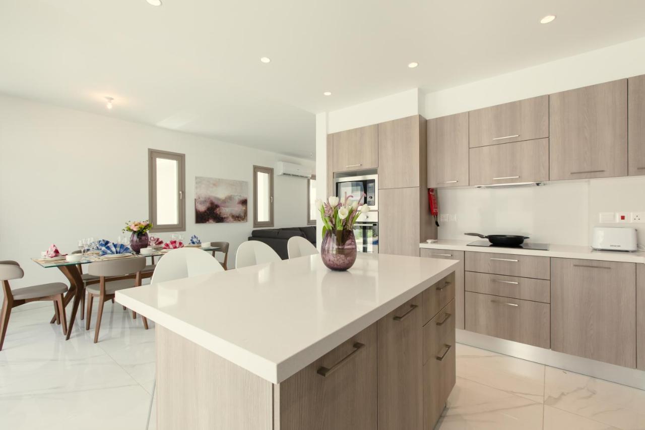 Palm Tree Villas Livadhia Экстерьер фото