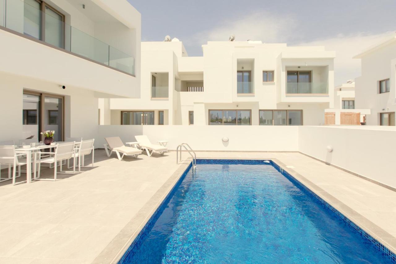 Palm Tree Villas Livadhia Экстерьер фото